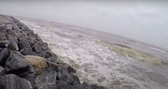 Flares set off from raft aid Florida rescue