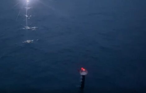 Man spotted after activating flares from beacon