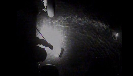 Flares aid NY fishermen rescue