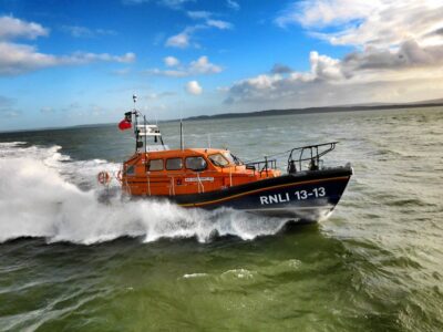 White flare aids Dorset paddleboard rescue