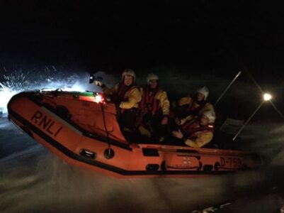 Parachute flares help quickly locate casualty on cliffs