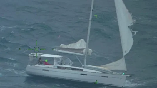 The disabled sailboat