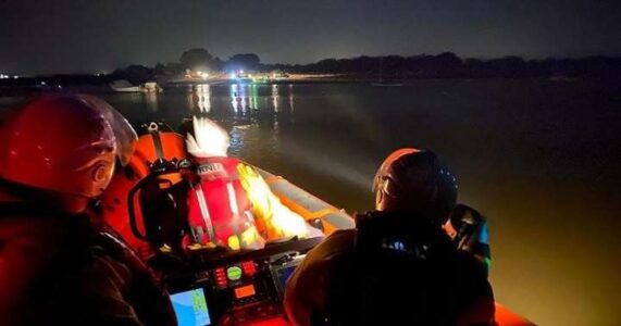 White parachute flares help locate dinghy sailors