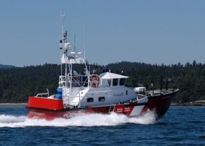 Flares aid boater rescue on Georgian Bay