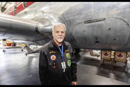 Reunion 43 years after flare led to rescue