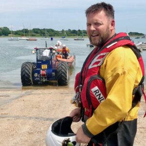 Benefit of flares to Round the Island race competitors
