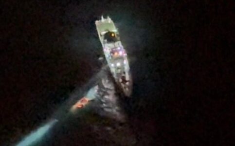 Red flares help rescue of 11